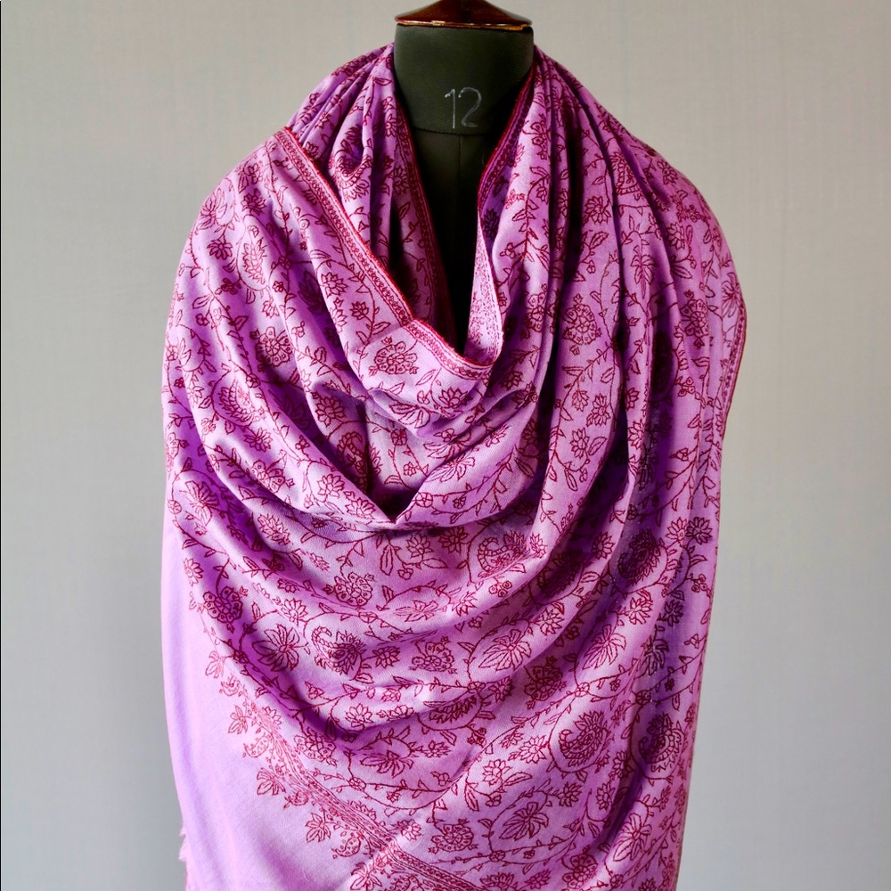 Handwoven 100% Cashmere Pashmina Shawl 
from its orgin Kashmir.